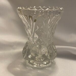 NWOT Elegant Small Crystal Vase